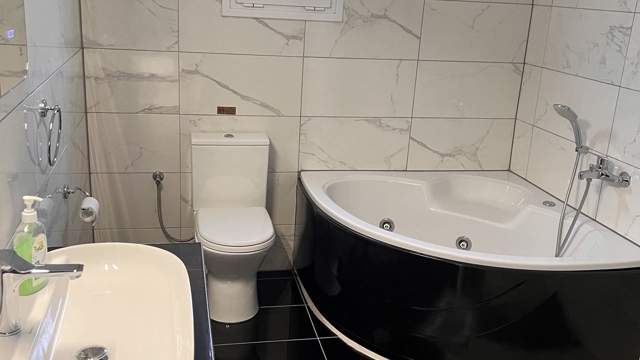 Photo of Bathroom in Neromilos