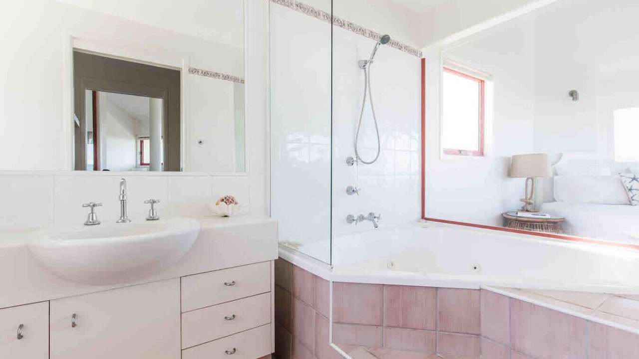 Photo of Bathroom in Castaways Beach