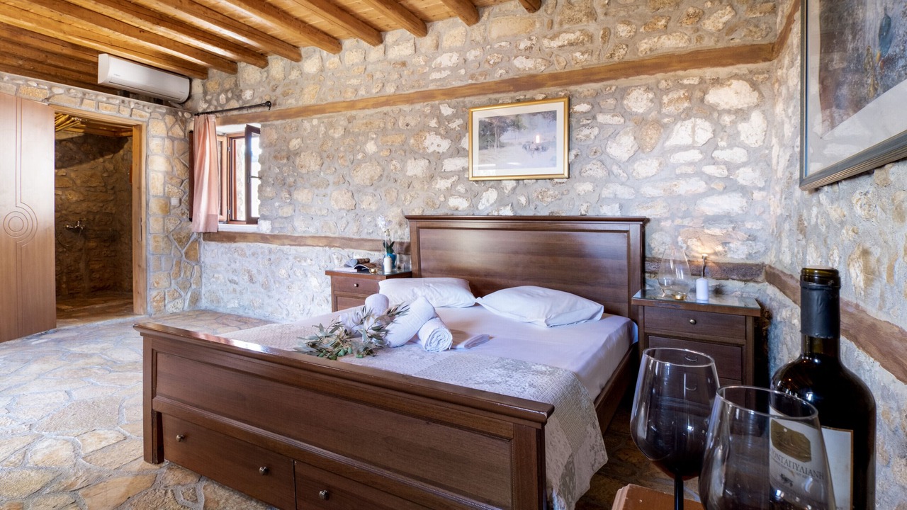 Photo of Bedroom in Drimonas