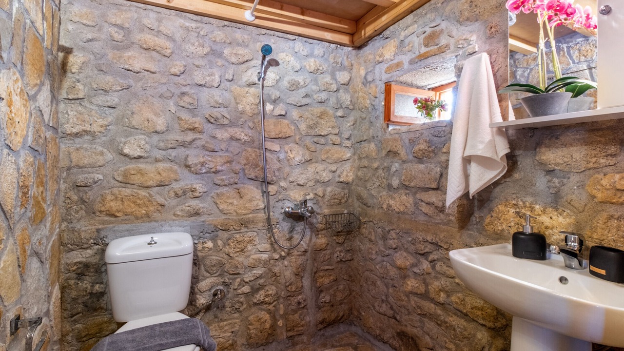 Photo of Bathroom in Drimonas