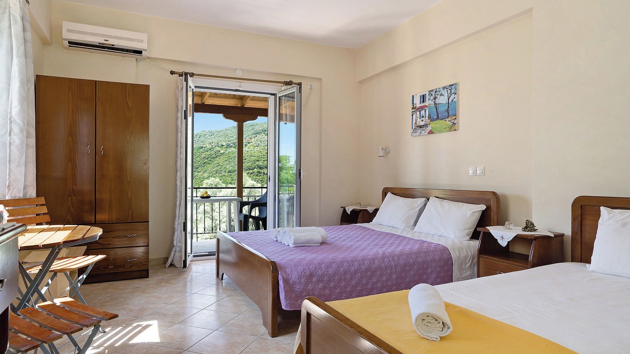 Photo of Bedroom in Mikros Gialos