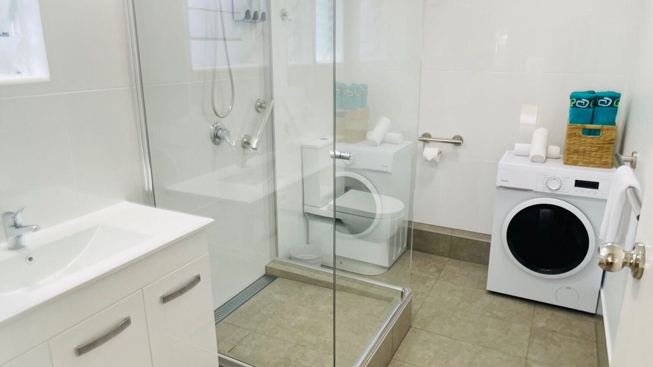 Photo of Bathroom in Urangan