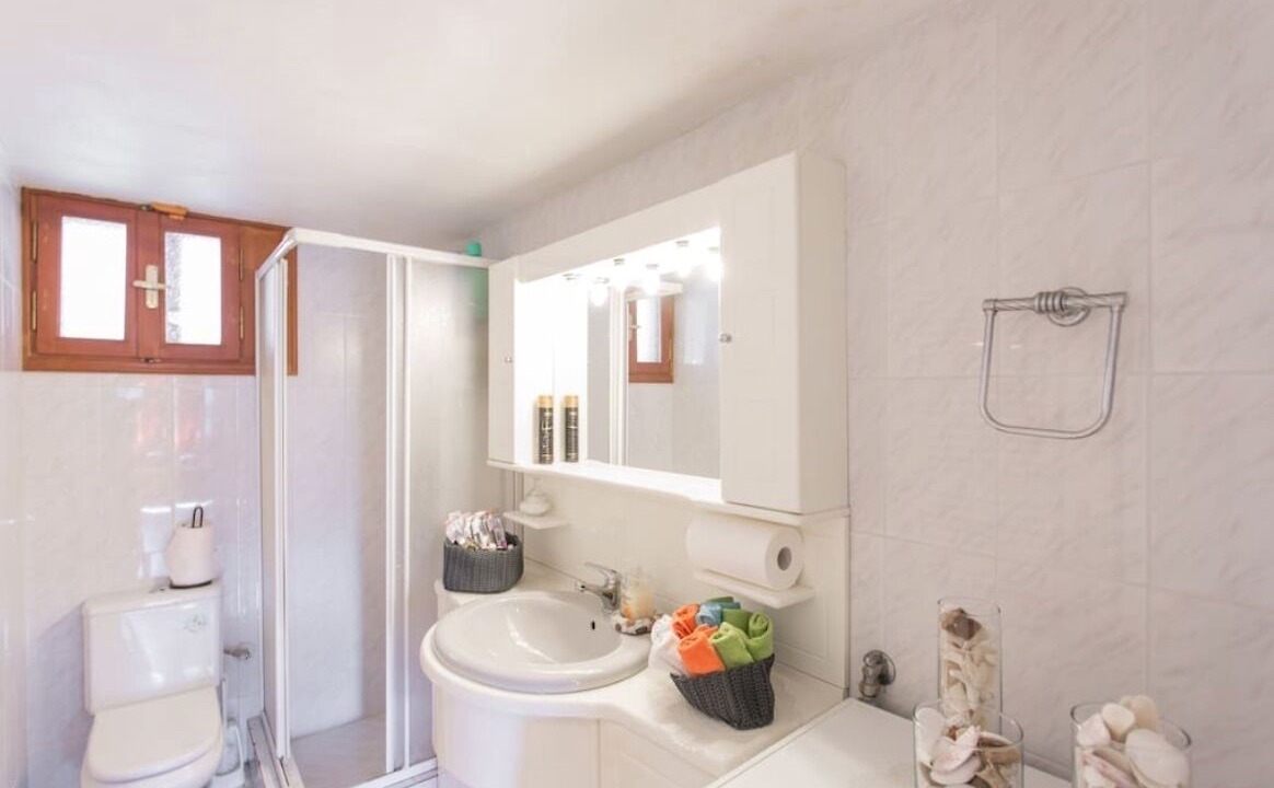 Photo of Bathroom in Eretria