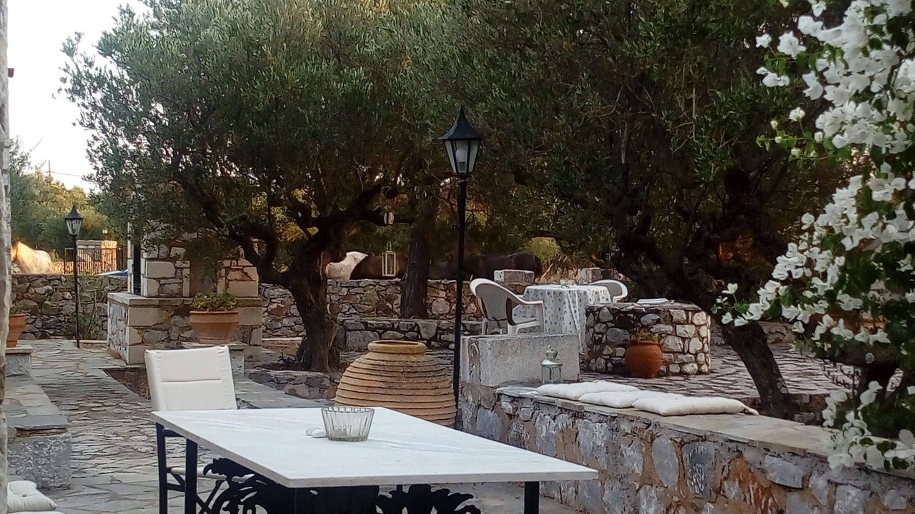 Photo of Outdoor in Charouda