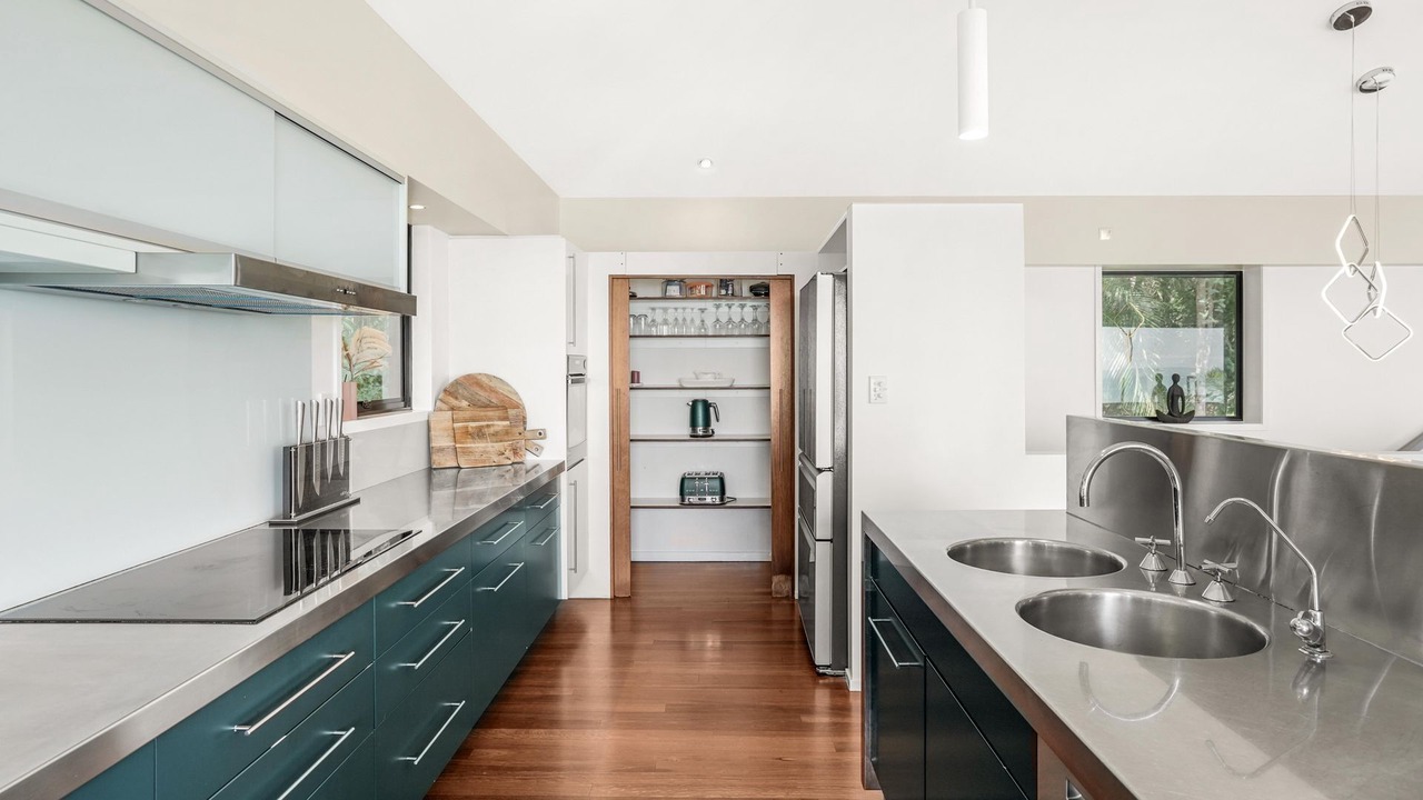Photo of Kitchen in Trinity Beach