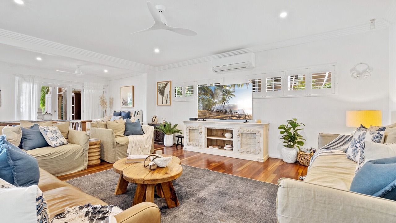 Photo of Livingroom in Holloways Beach