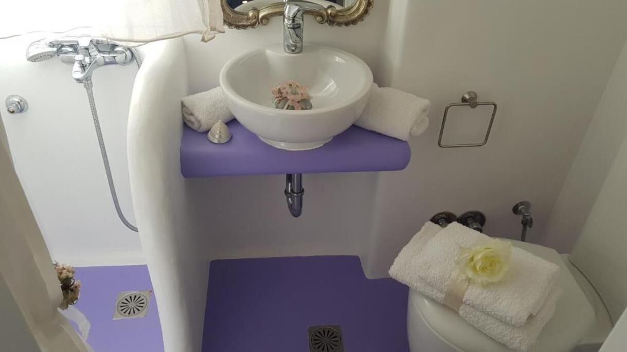 Photo of Bathroom in Ano Mera