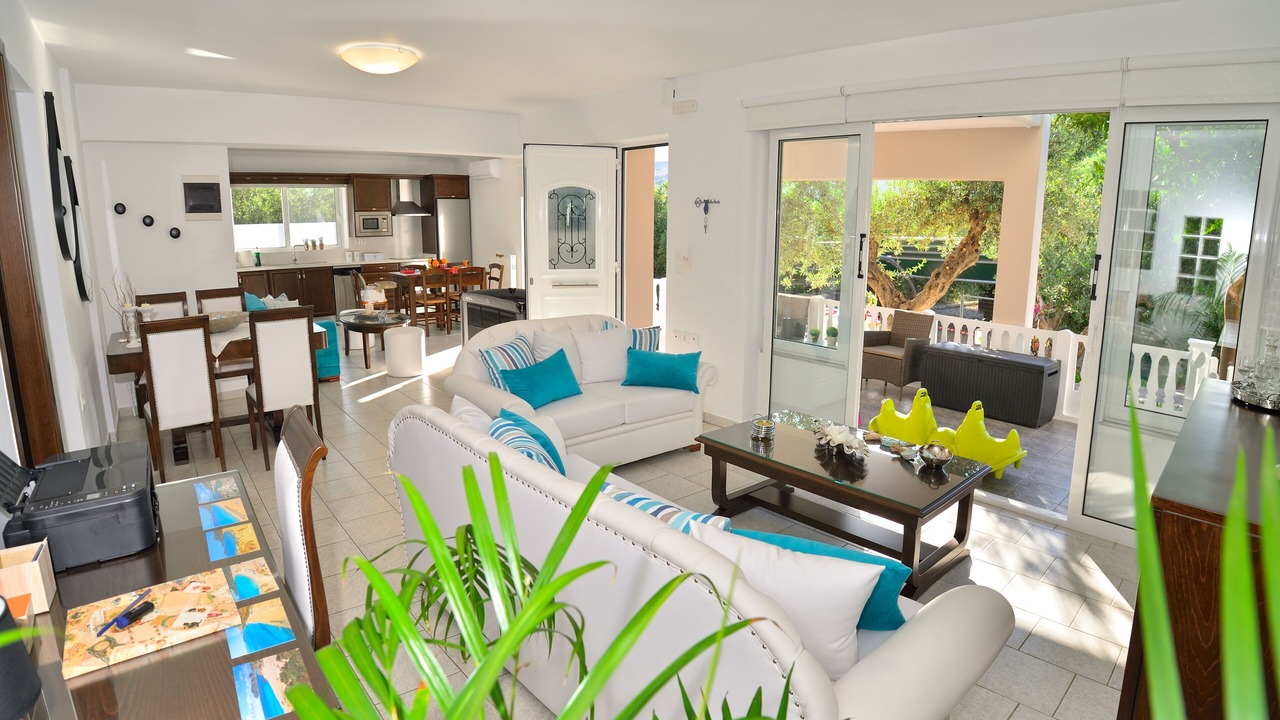 Photo of Livingroom in Platanos