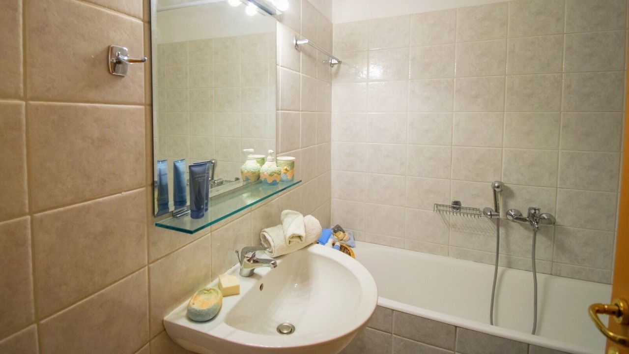 Photo of Bathroom in Koukaki