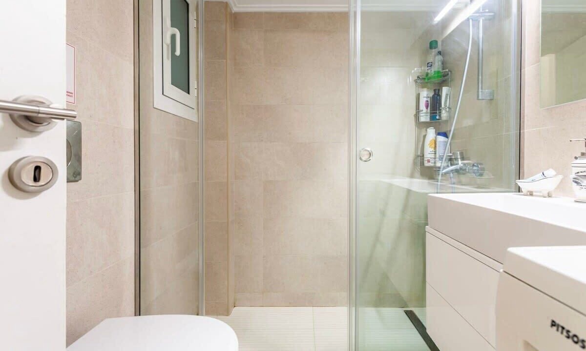 Photo of Bathroom in Ilisia