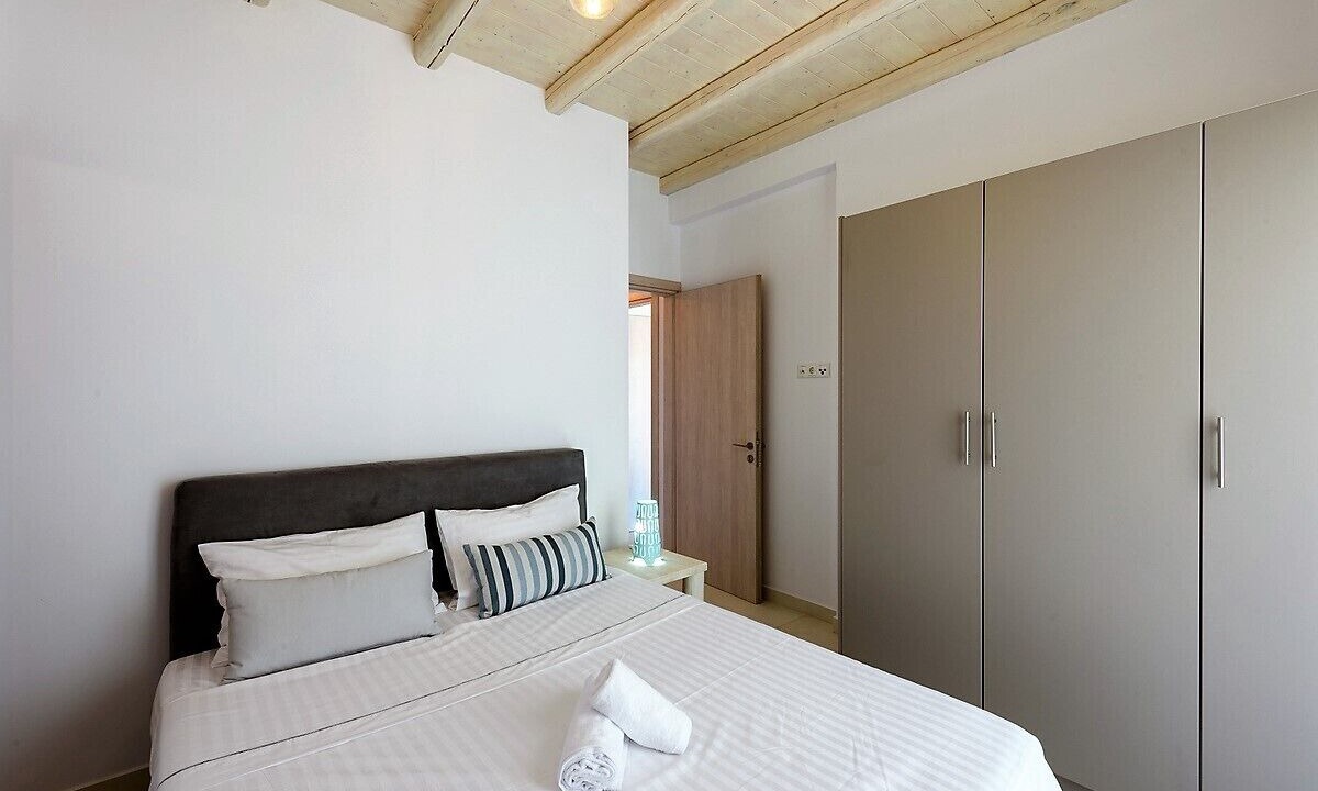 Photo of Bedroom in Drios