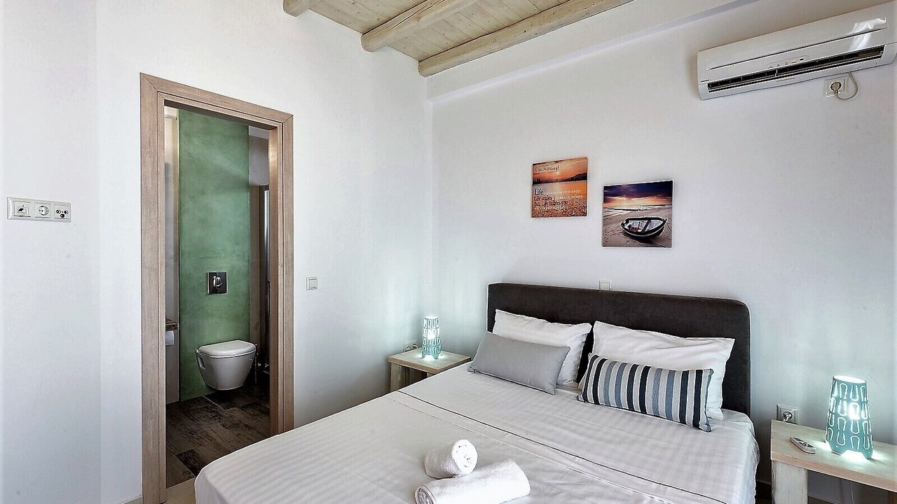 Photo of Bedroom in Drios