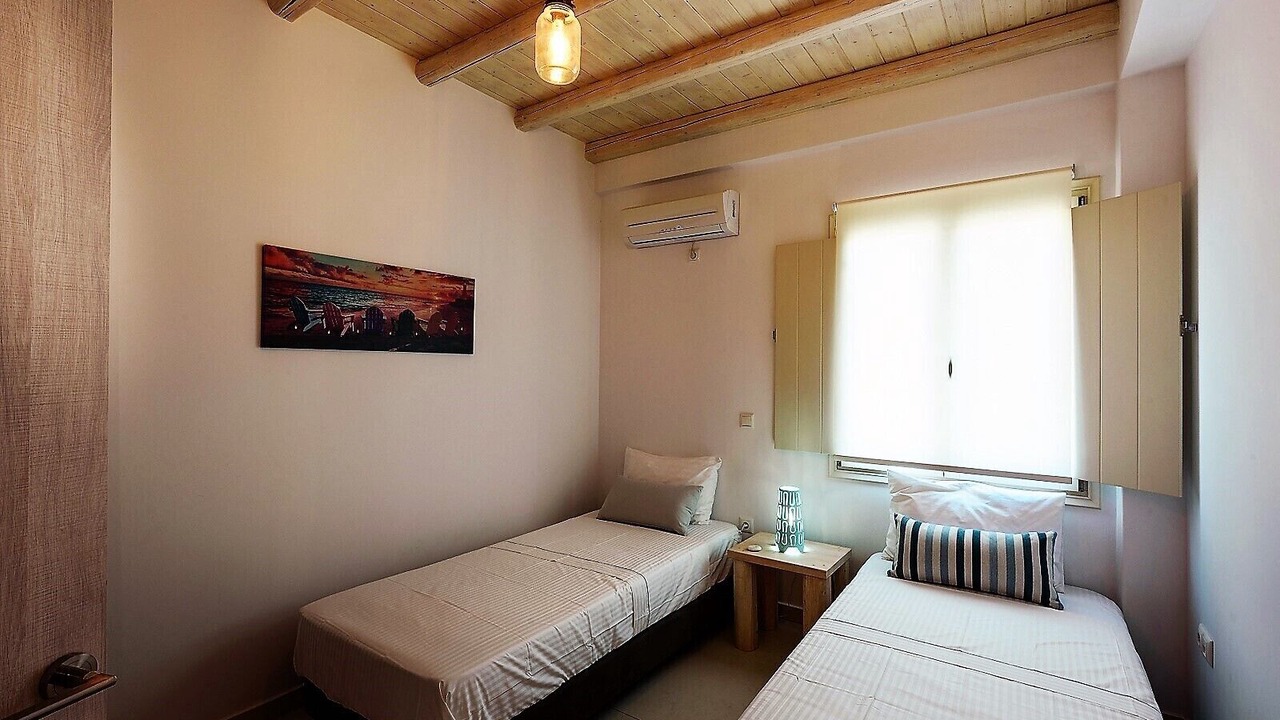 Photo of Bedroom in Drios
