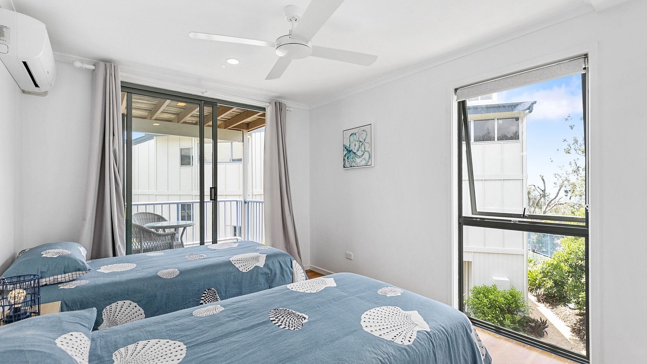 Photo of Bedroom in Castaways Beach