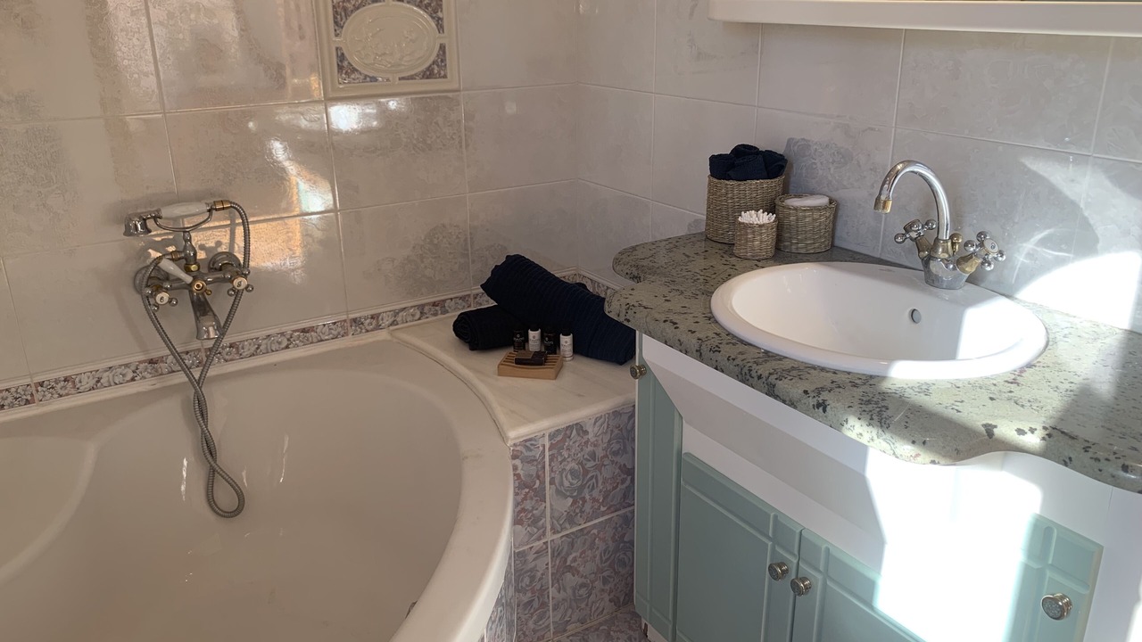 Photo of Bathroom in Katheni