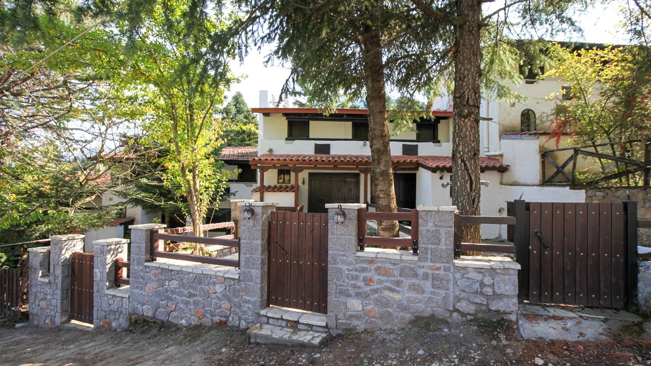 Photo of Outdoor in Eptalofos