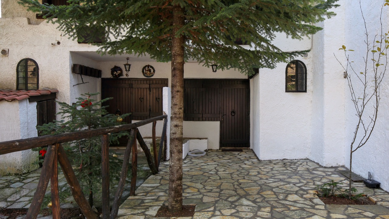 Photo of Outdoor in Eptalofos