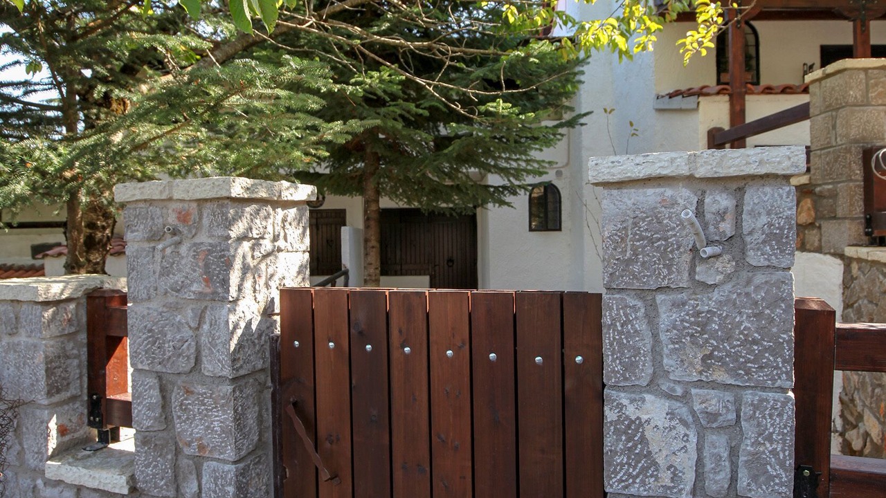 Photo of Outdoor in Eptalofos