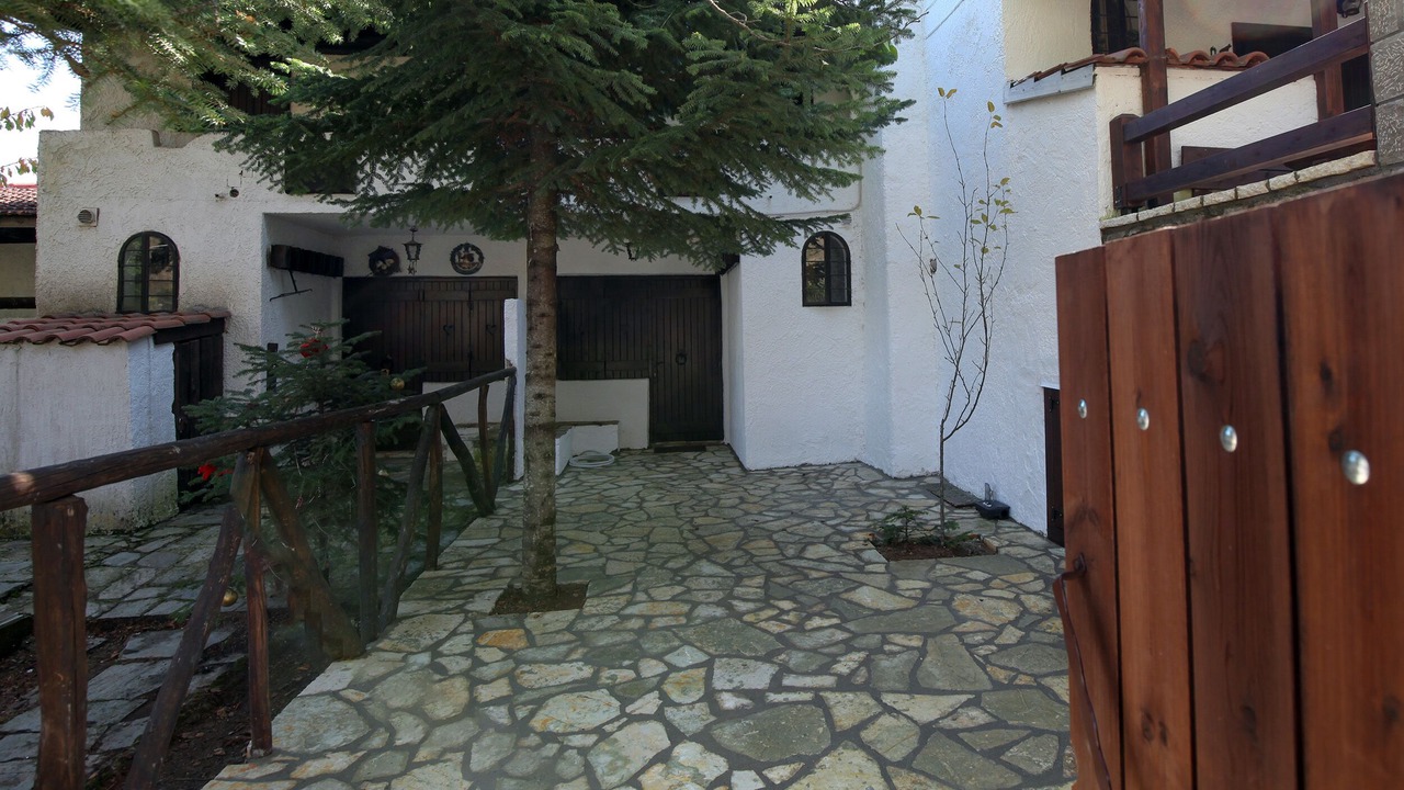 Photo of Outdoor in Eptalofos