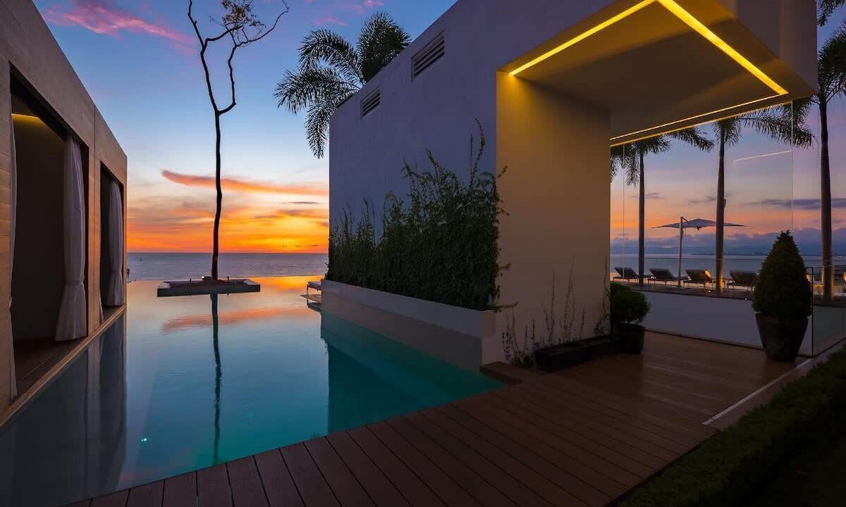 Photo of Outdoor in Romantic Zone
