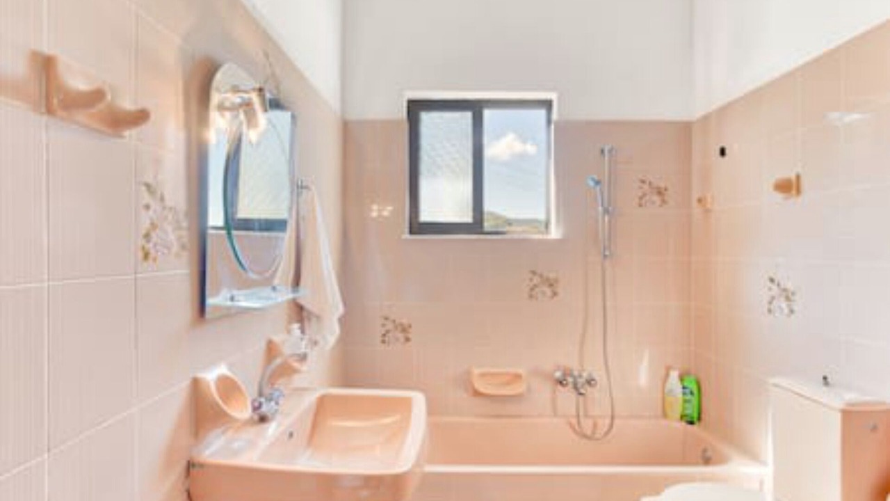 Photo of Bathroom in Marmari