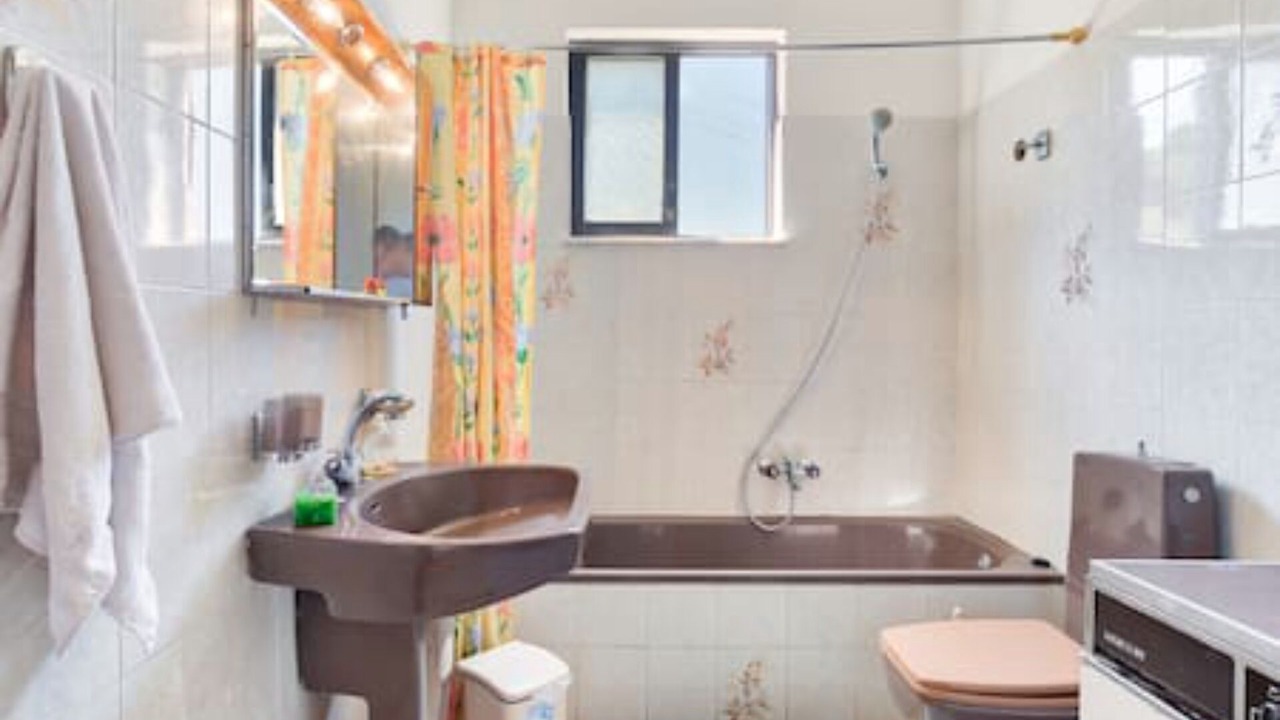 Photo of Bathroom in Marmari