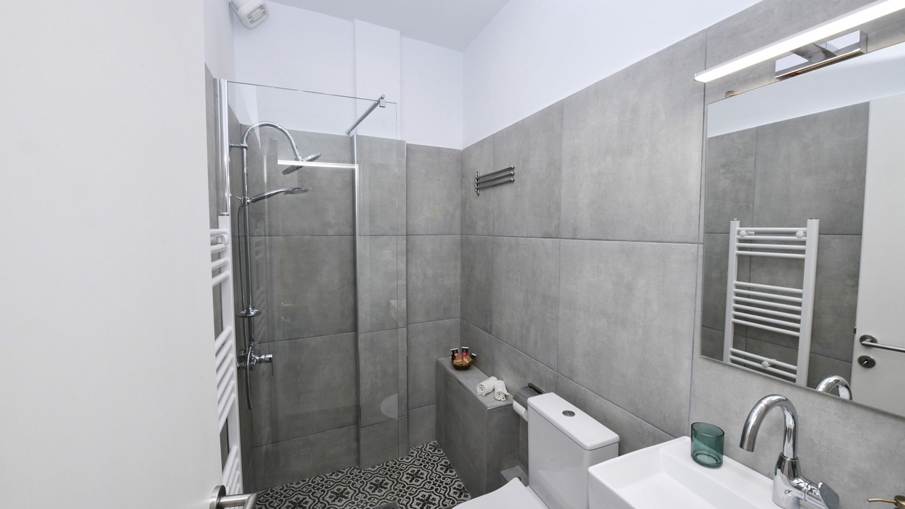 Photo of Bathroom in Larissa