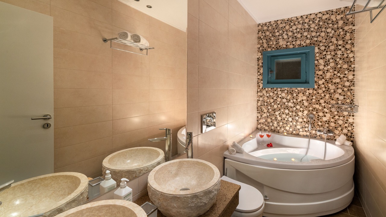 Photo of Bathroom in Pedi