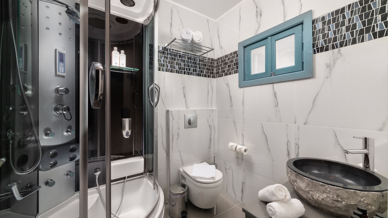 Photo of Bathroom in Pedi