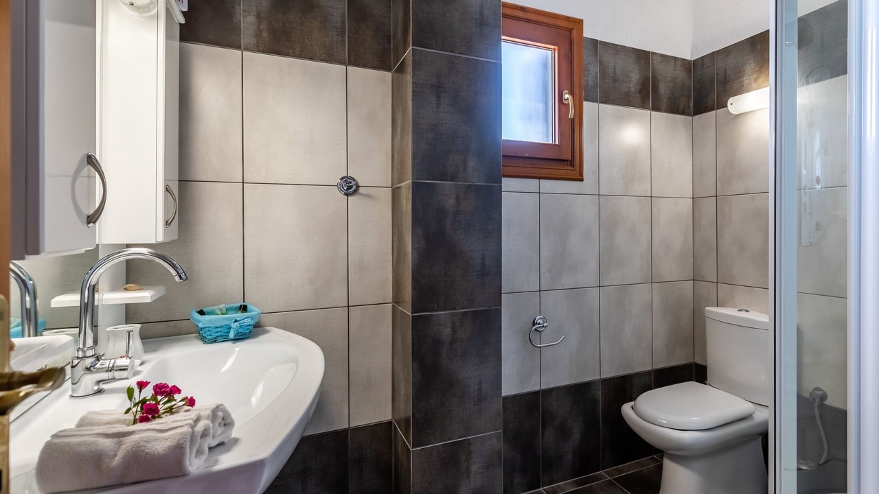 Photo of Bathroom in Glossa