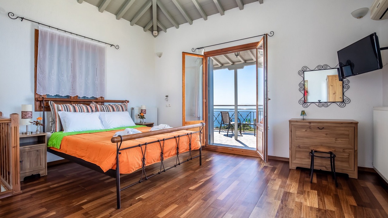 Photo of Bedroom in Glossa