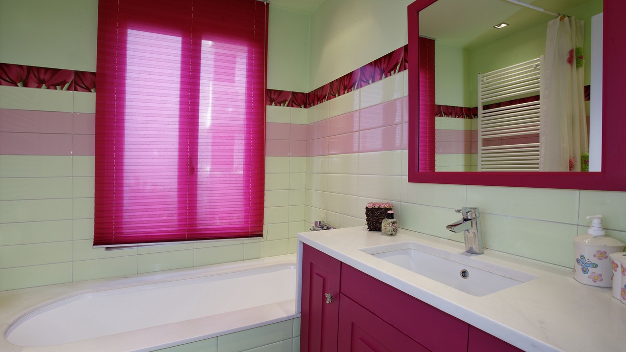 Photo of Bathroom in Rafina