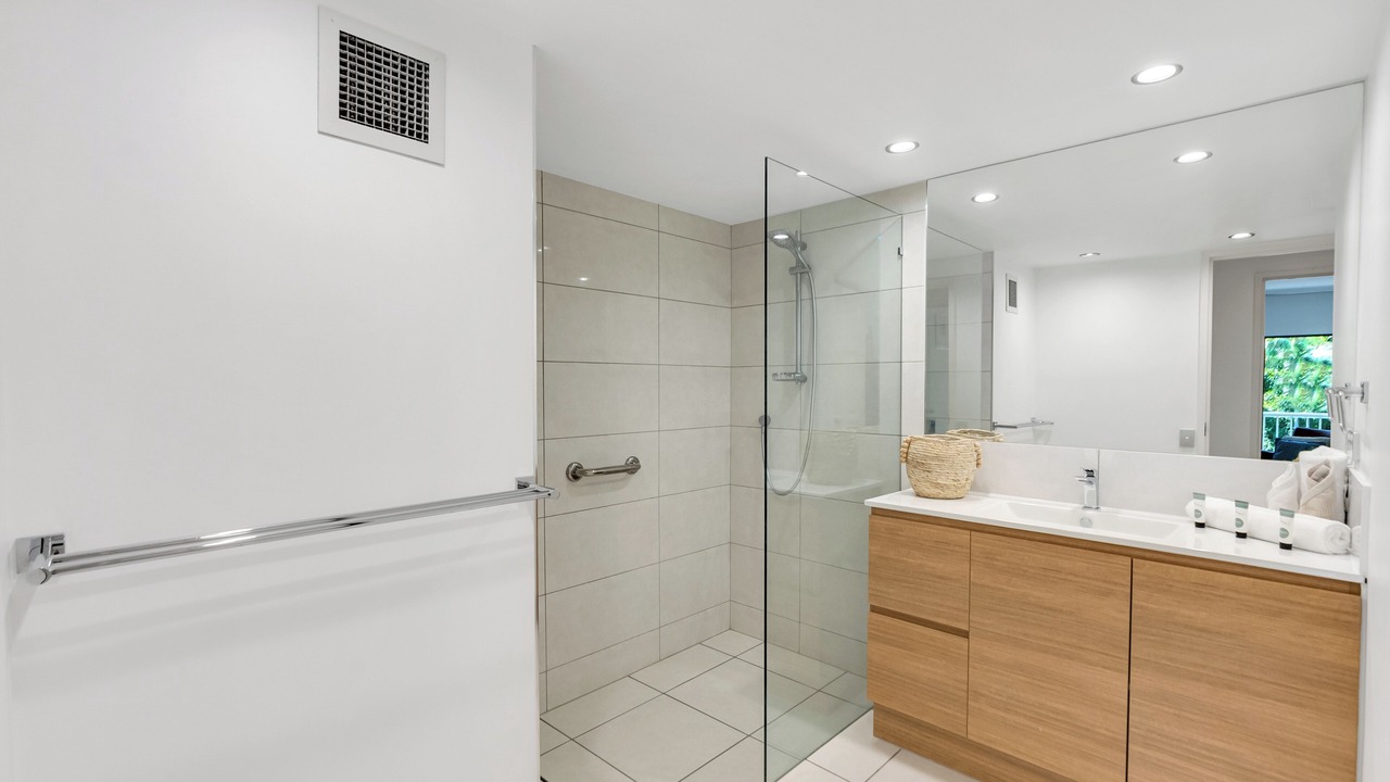Photo of Bathroom in Clifton Beach
