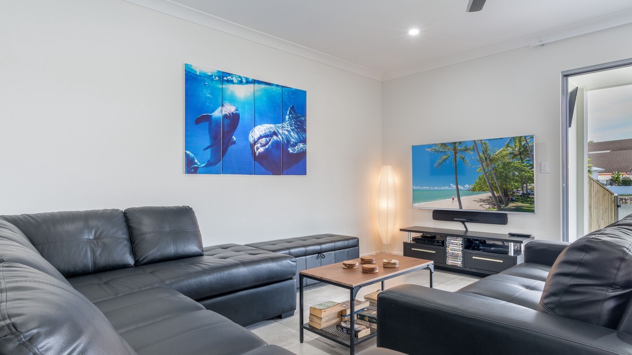 Photo of Livingroom in Trinity Beach