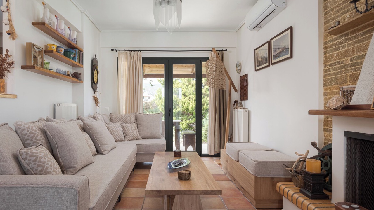 Photo of Livingroom in Plepi
