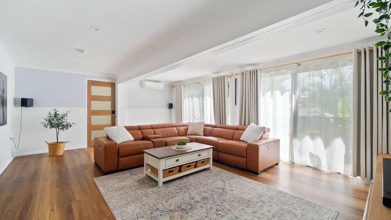 Photo of Livingroom in Shailer Park