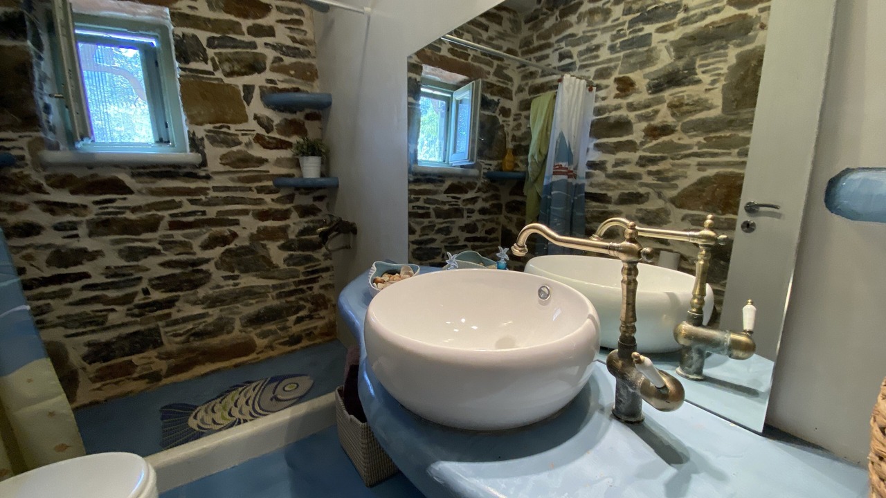 Photo of Bathroom in Marmari