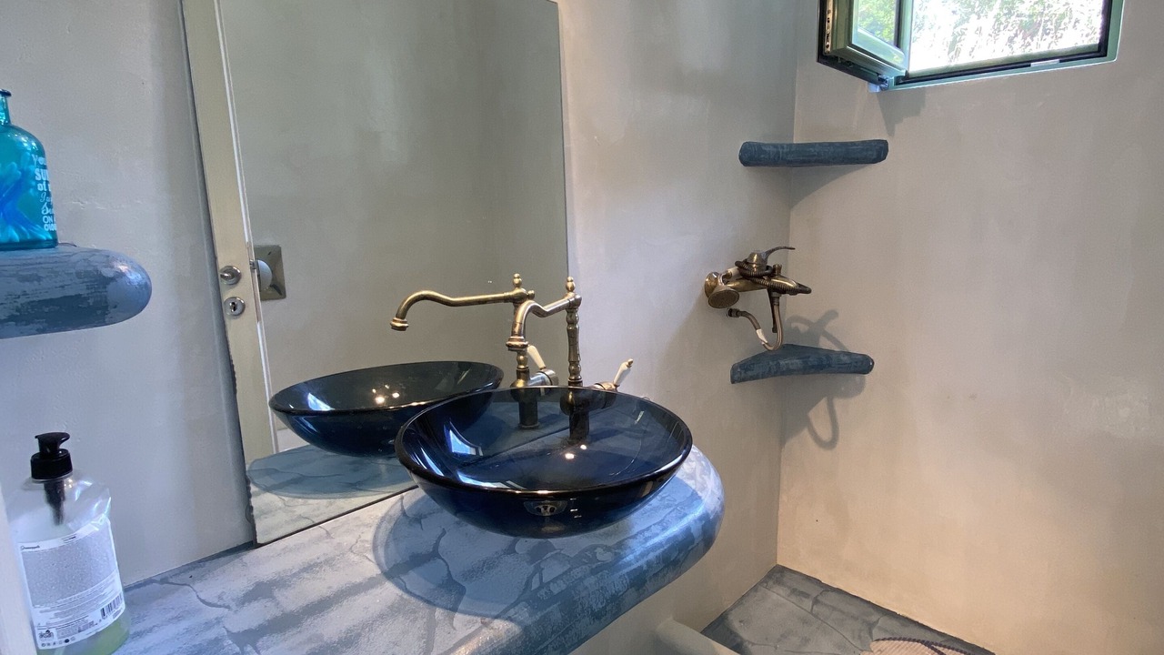 Photo of Bathroom in Marmari