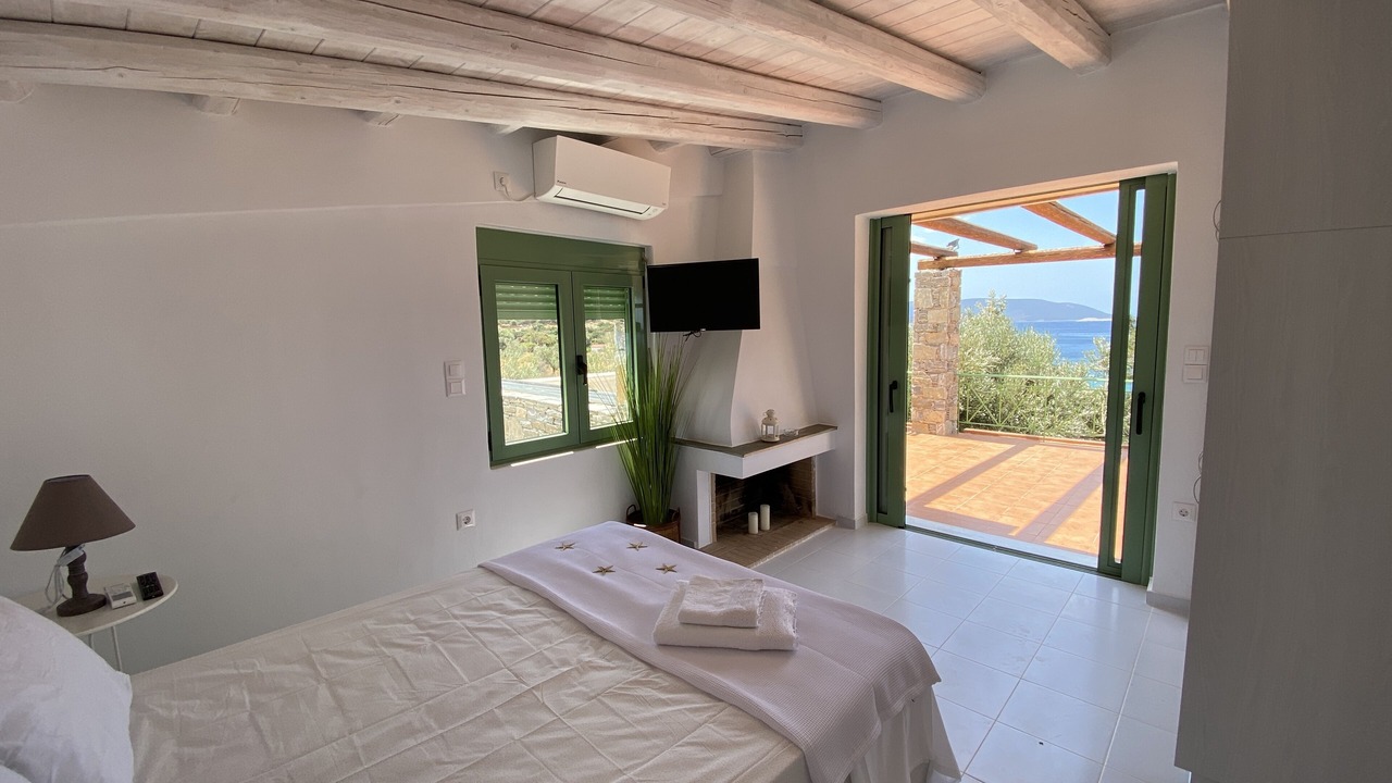 Photo of Bedroom in Marmari