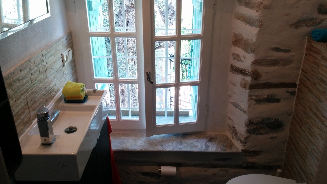 Photo of Bathroom in Kala Nera