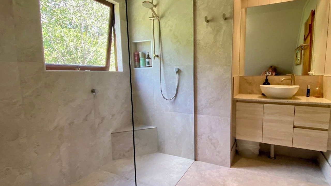 Photo of Bathroom in Mapleton