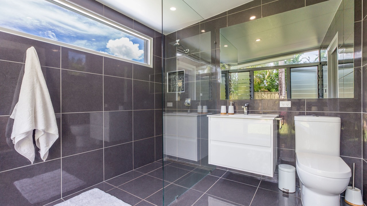 Photo of Bathroom in Holloways Beach