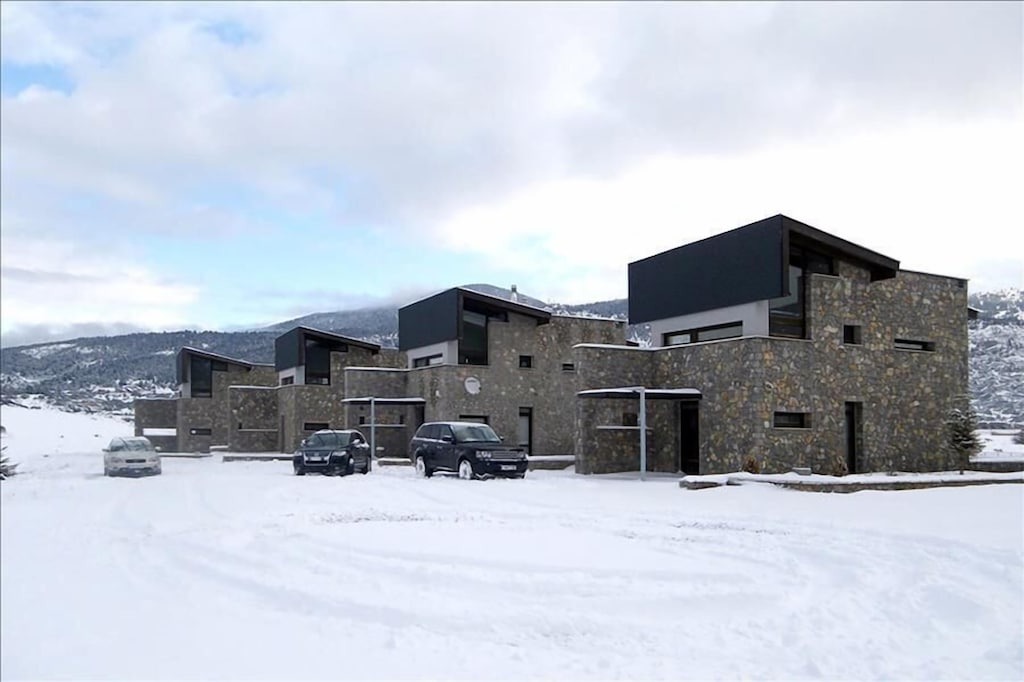 Photo of Buildings in Kato Pedina