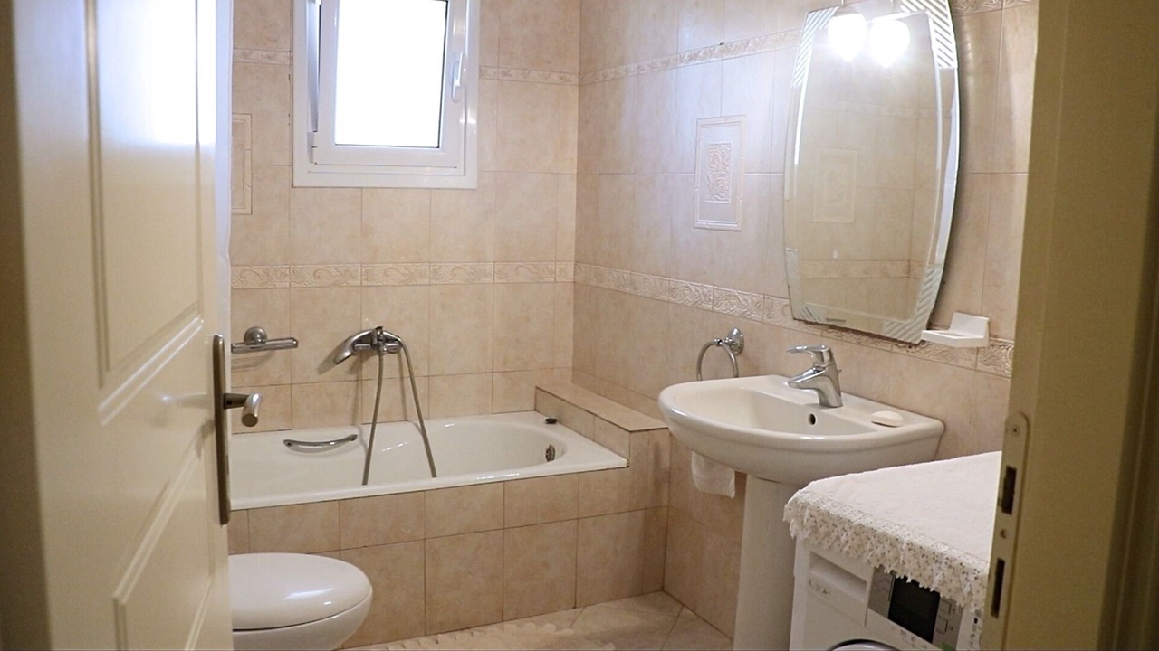 Photo of Bathroom in Assos-Lechaio