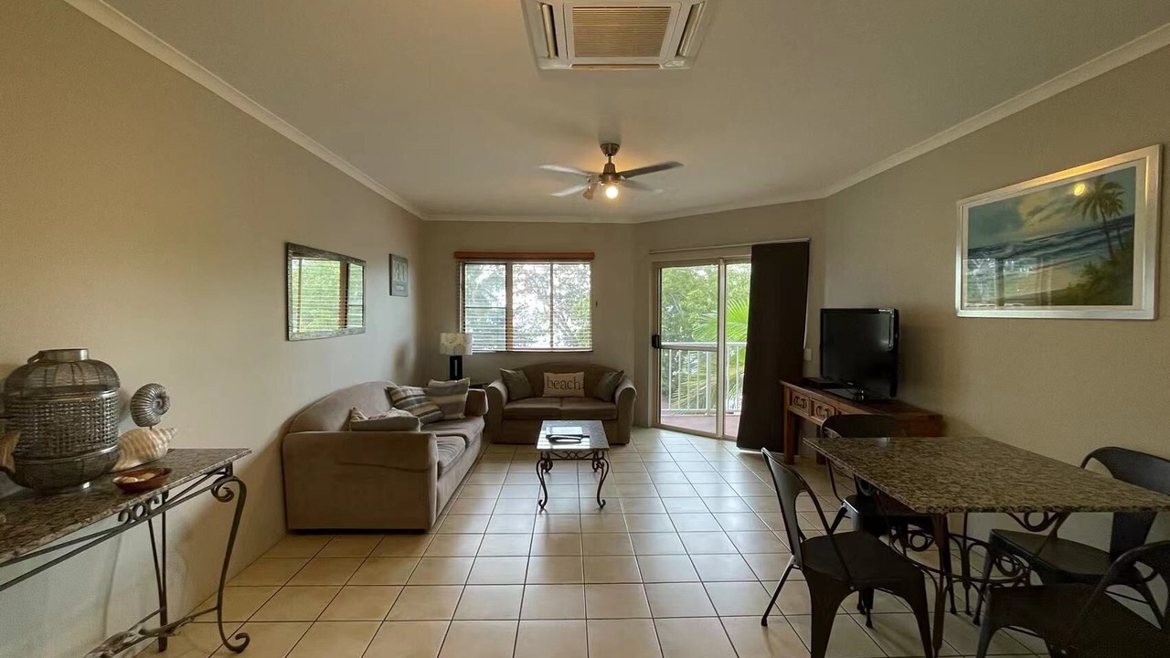 Photo of Livingroom in Holloways Beach
