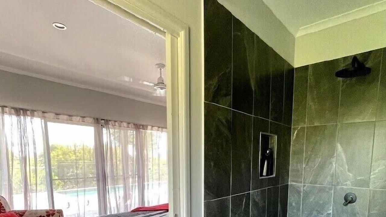 Photo of Bedroom in Hideaway Bay