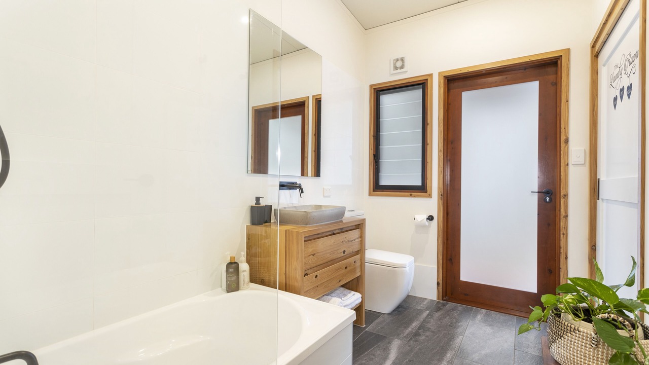 Photo of Bathroom in Little Mountain