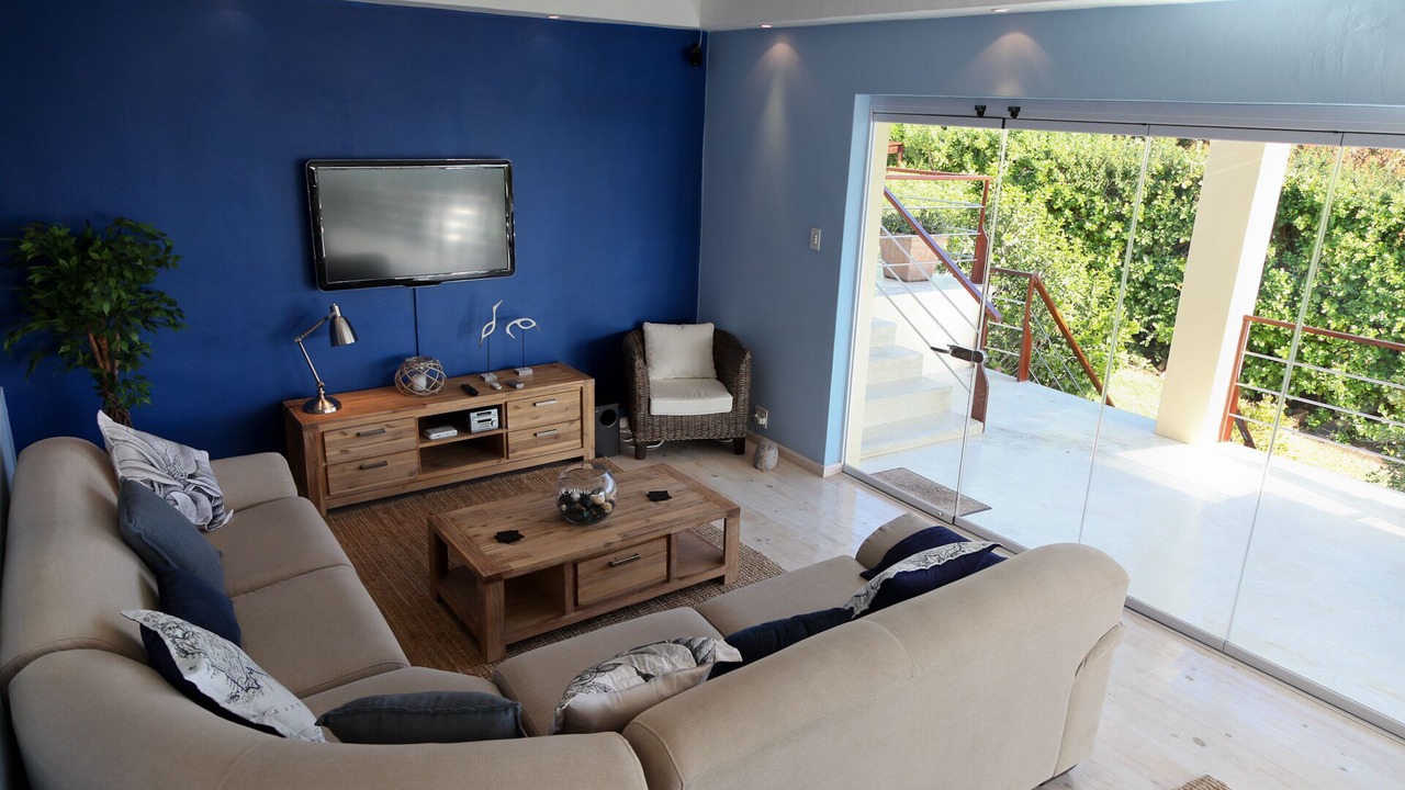 Photo of Livingroom in Froggy Farm