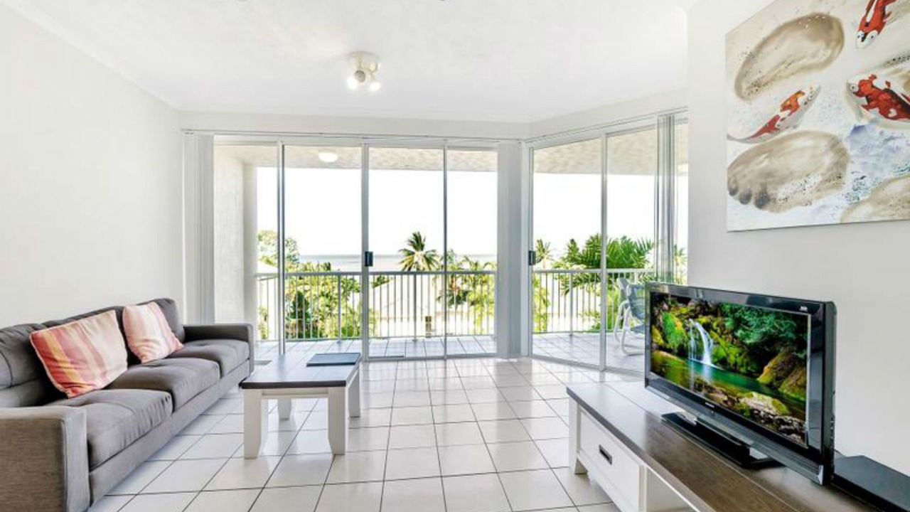 Photo of Livingroom in Trinity Beach