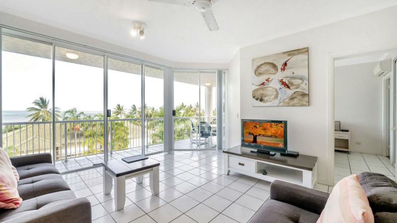 Photo of Livingroom in Trinity Beach
